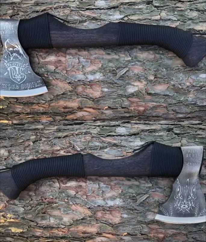 Сокири сувенірні