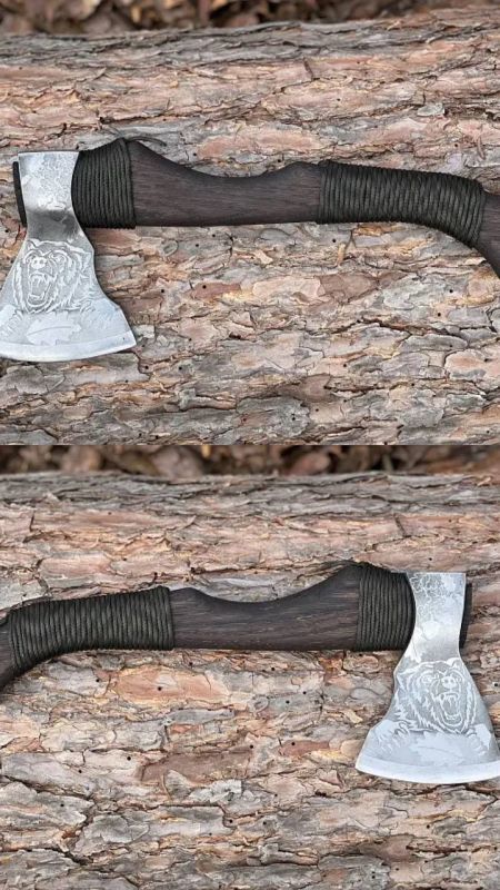 Сокири сувенірні