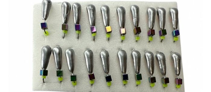 Мормишка Вольфрамова Володимирська "Уралочка" - З кубиком хамелеон - 3 мм - 0.7 г - Срібло з крапкою - Арт.587