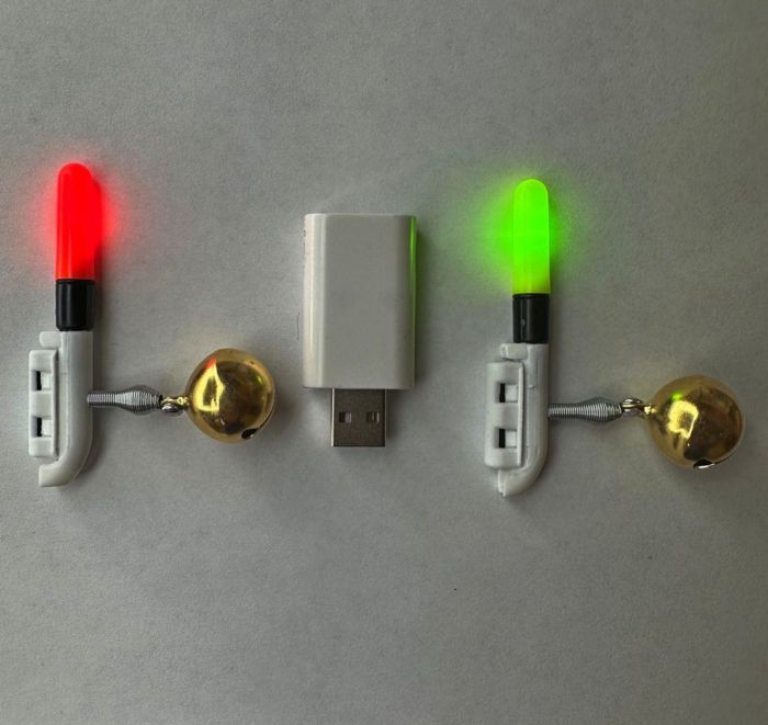 Сигналізатор клювання для фідера - Світлозвуковий - 1 дзвіночок - 7 см - Живлення 2 батарейки + USB зарядка - 2 шт/уп