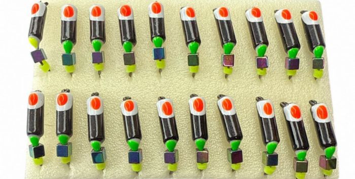 Мормишка Вольфрамова Володимирська Гвоздик - З кубиком хамелеон - 3.5 мм - 0.9 г - Чорний з біло-червоно-зеленою точкою - Арт.636