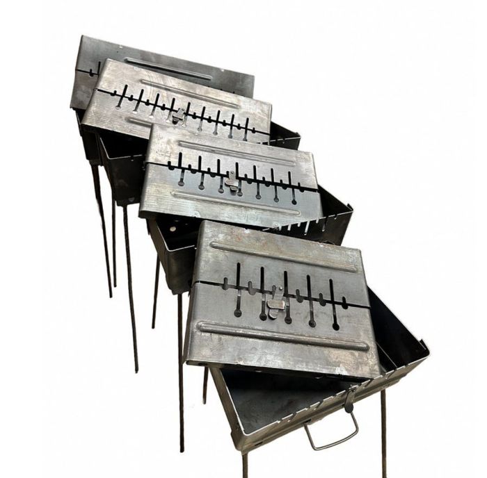 Мангал Валіза - Розкладний - Зі знімними ніжками - Сталь 2 мм - 67x35x16 см - На 12 шампурів