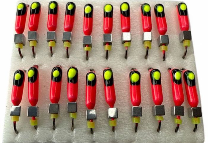 Мормишка Вольфрамова Володимирська Гвоздик - З кубиком срібло - 2.5 мм - 0.5 г - Червоний з чорно-жовтою точкою - Арт.591